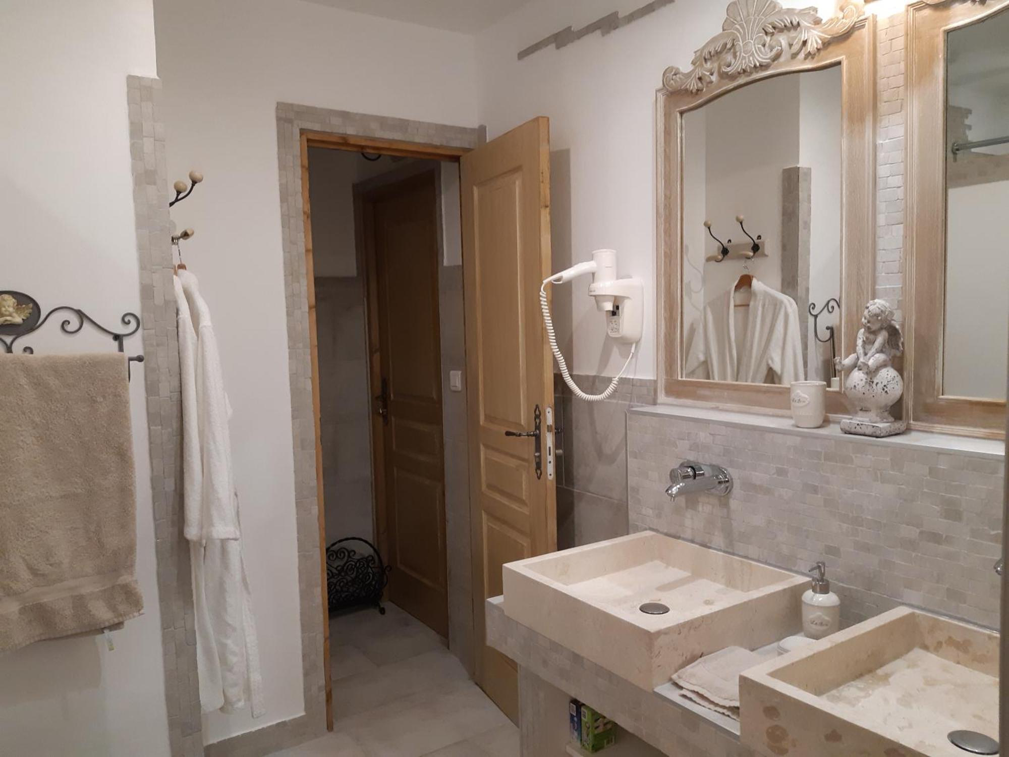 Les Chambres Manon - VILLA LA LICORNE Belcodene Extérieur photo